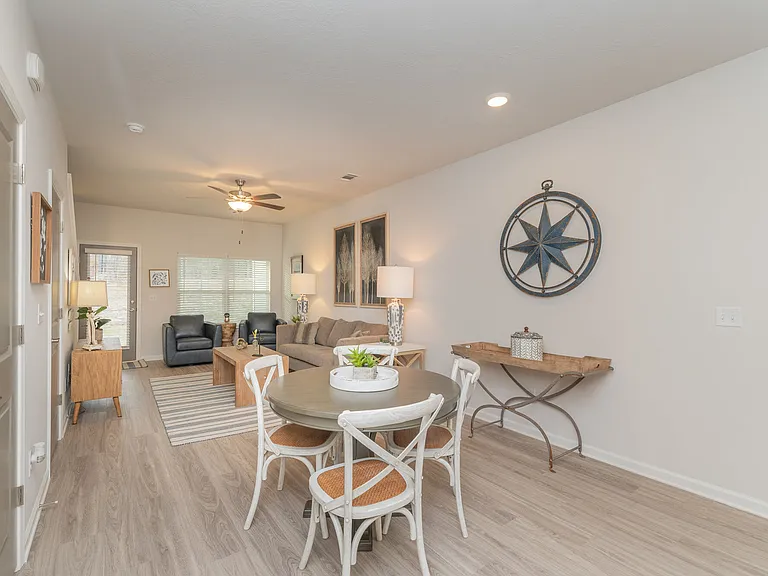 West Park Townhomes — Photo 6