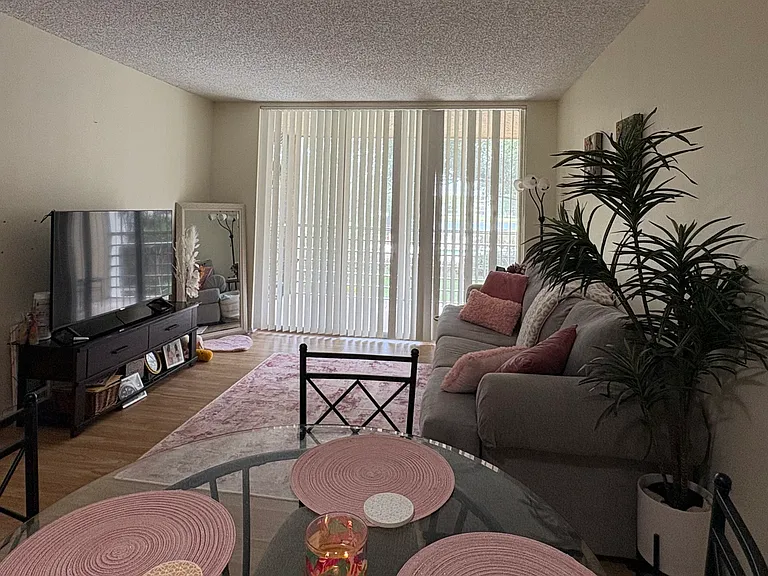 9340 Lagoon Pl #202 — Photo 2
