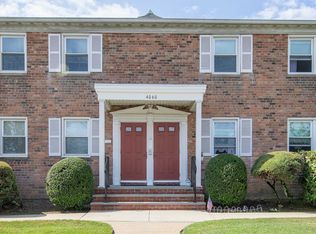 4060 Jerusalem Ave APT 2C, Seaford, NY 11783