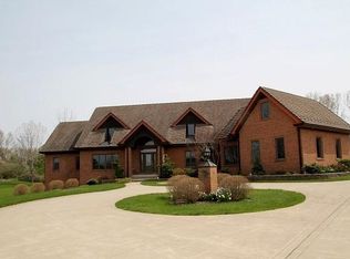 15225 Indian Creek Rd, Roanoke, IN 46814