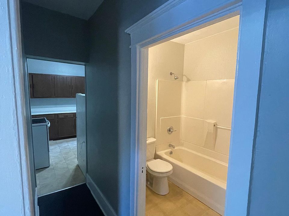 1st image of 2809 Holland St