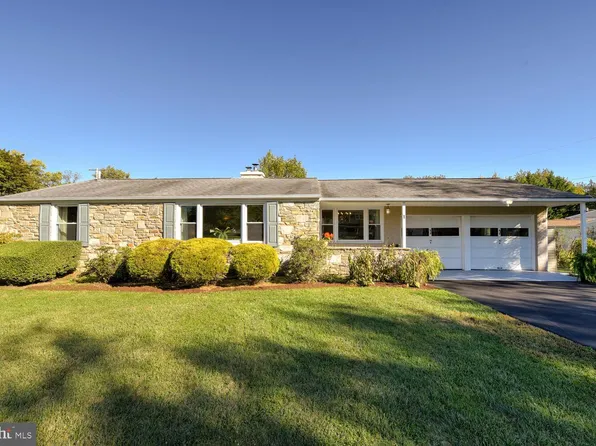 1 Austin Rd, Yardley, PA 19067