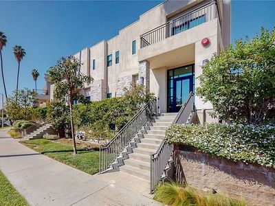 18703 Redwing St, Tarzana, CA, 91356