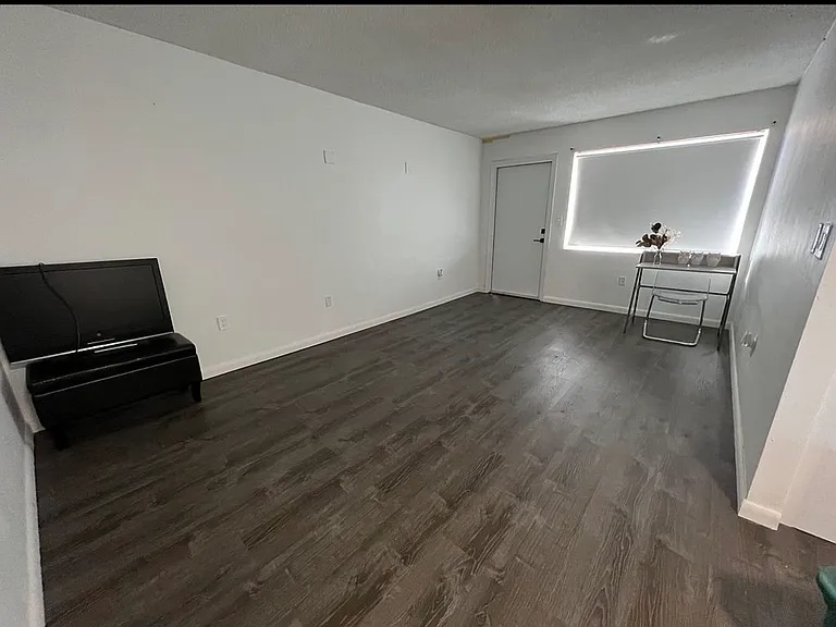 1698 Jefferson Ave #37 — Photo 5