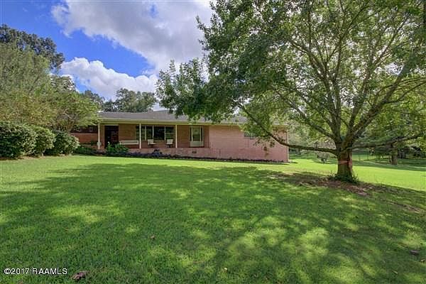 1st image of 220 Bienvenu Ln
