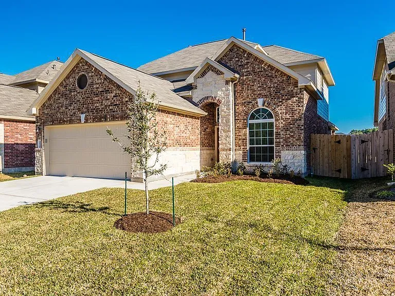 2911 Lake Dr — Photo 13