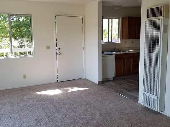 3rd image of 215 Andrieux St