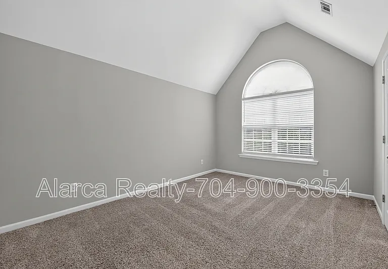 2041 White Cedar Ln — Photo 17