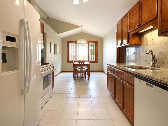 5th image of 1718 Great Falls Dr