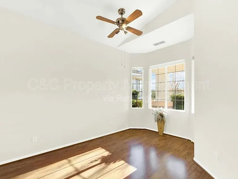 242 Bartlett Ln — Photo 13