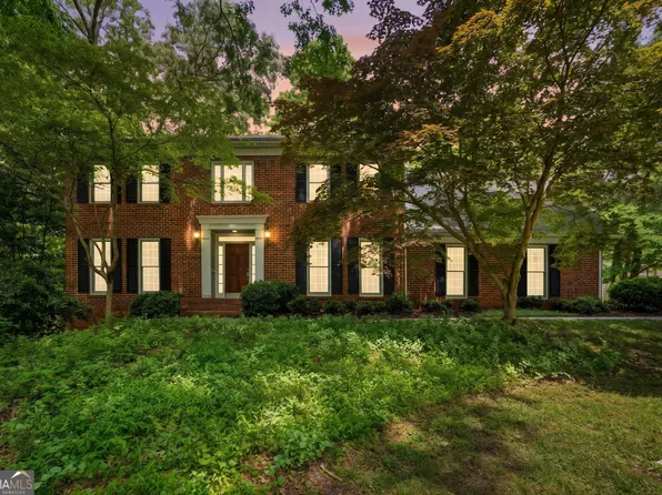 100 Lakemont Cir, Fayetteville, GA 30215
