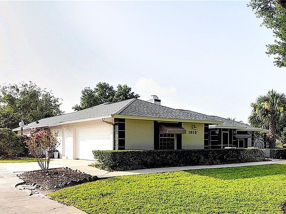 2nd image of 1919 Long Pond Dr
