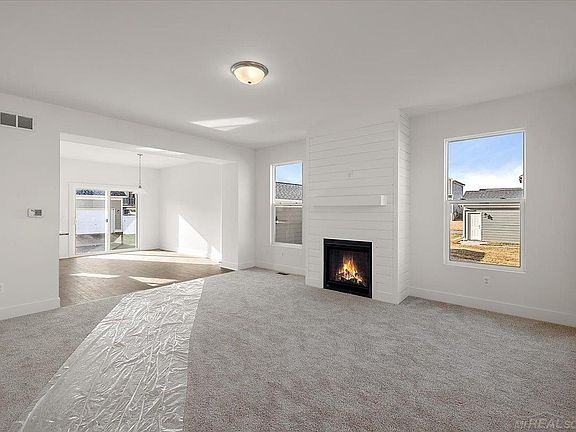 3rd image of 1720 W Twelve Mile Rd