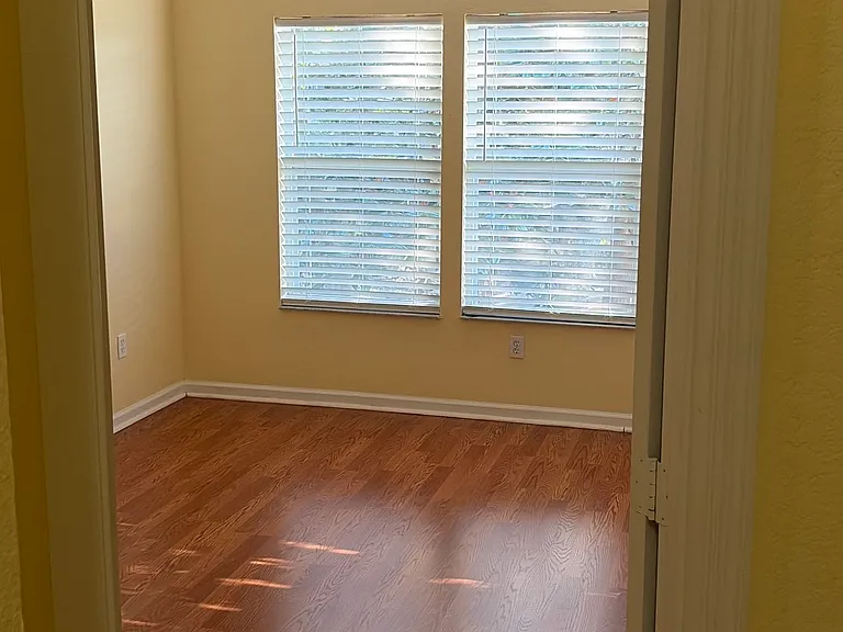 1950 Stockton Dr — Photo 5