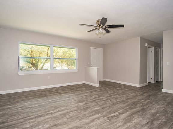 5th image of 7 Meadowdale St