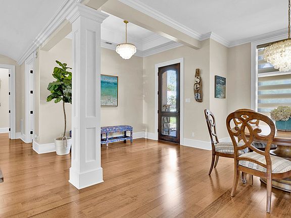 4th image of 32 Laguna Madre Dr