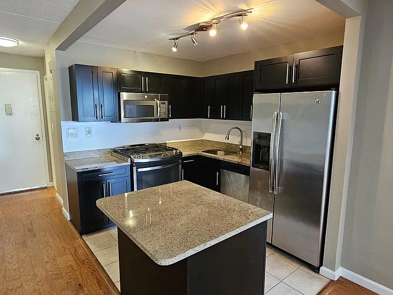 1155 Warburton Ave — Photo 3