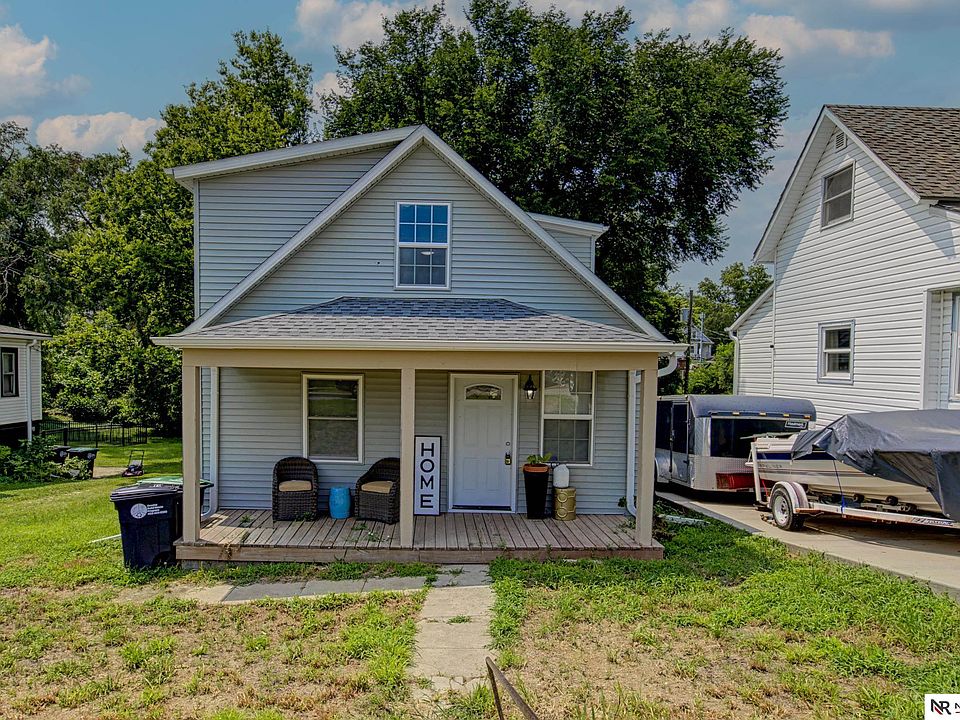 1st image of 4534 S 15th St