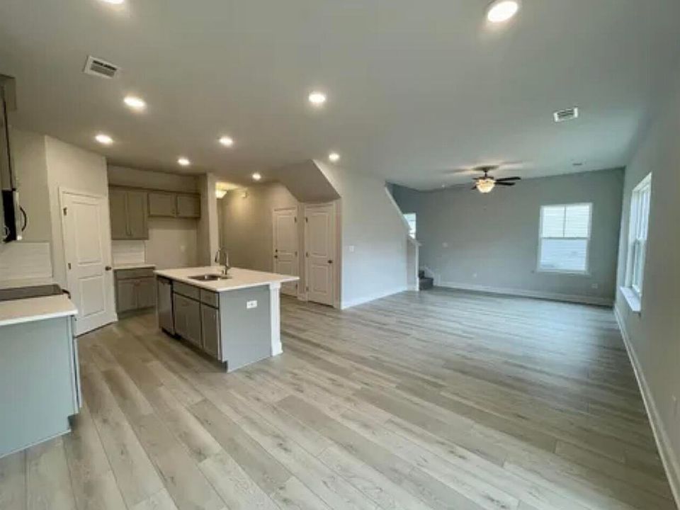 2nd image of 4033 Jane Ln #10C