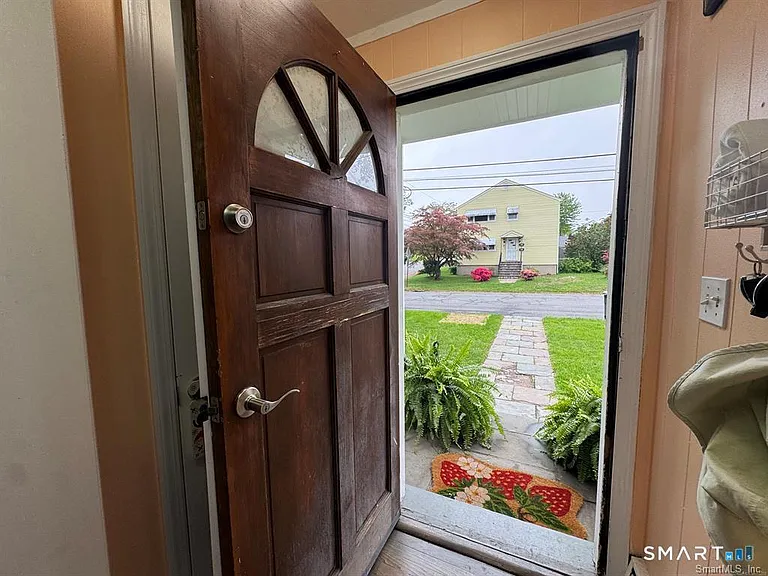 165 Greenfield Dr — Photo 14
