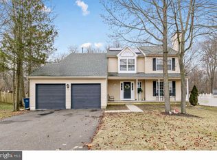 7 Country Ln, Voorhees, NJ 08043