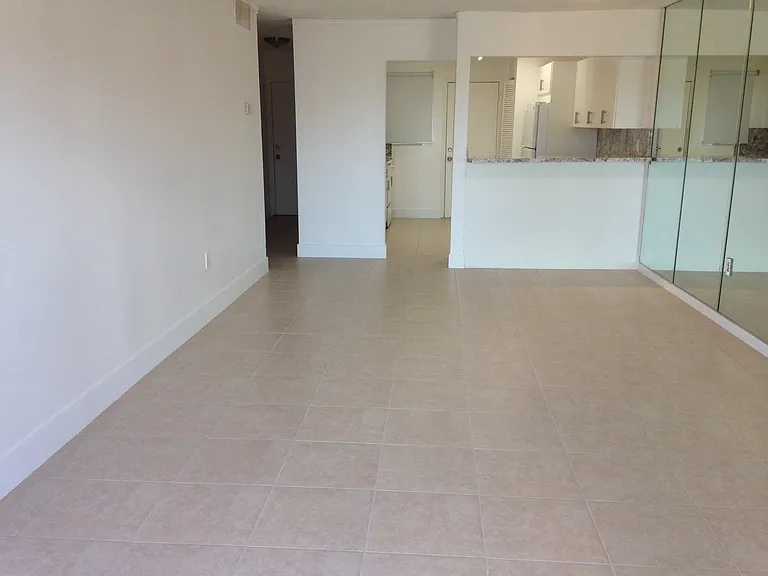 1950 W 54th St #412 — Photo 14