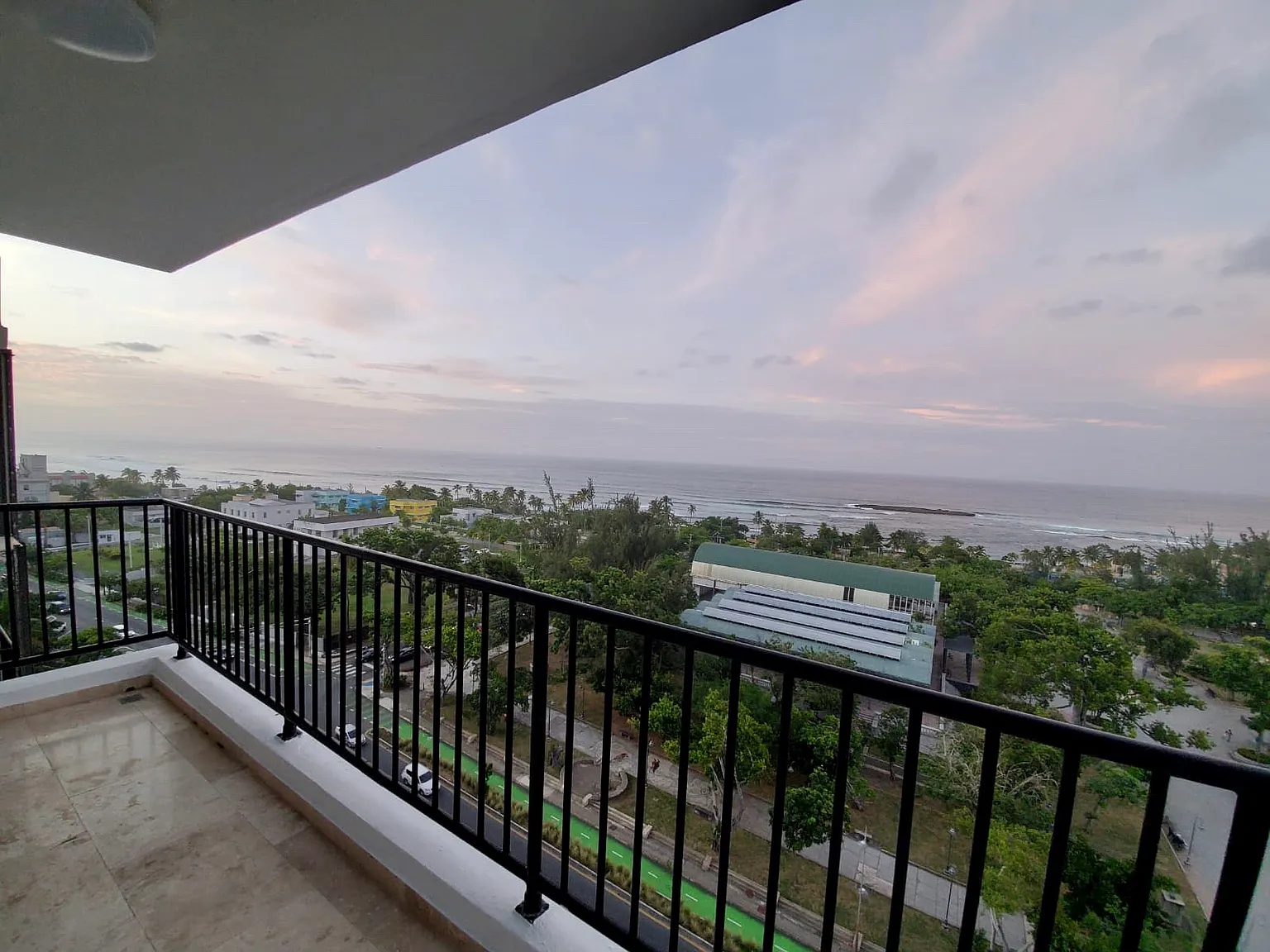 2 bed, 1000 sqft, $3,700 — Photo 3