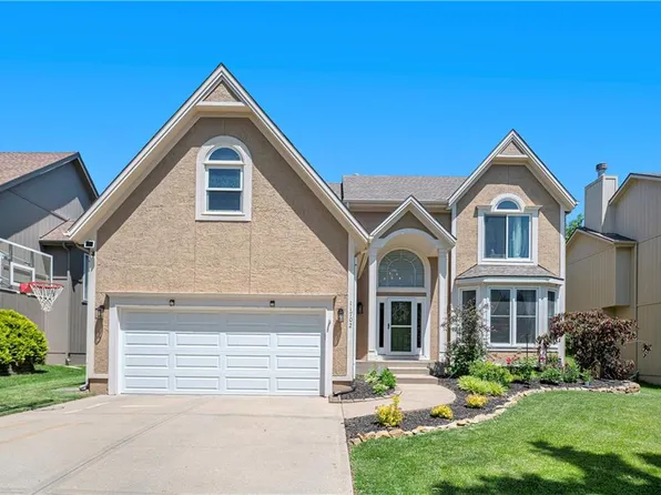 11702 W 132nd Ter, Overland Park, KS 66213