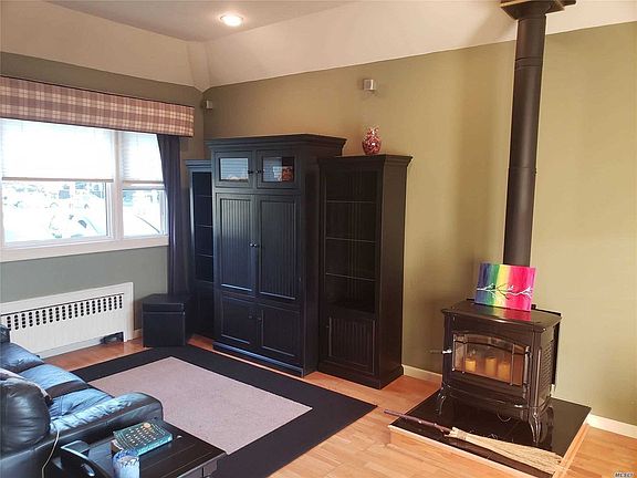 5th image of 147 Concord St