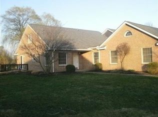 112 Clubhouse Cir, West Middlesex, PA 16159