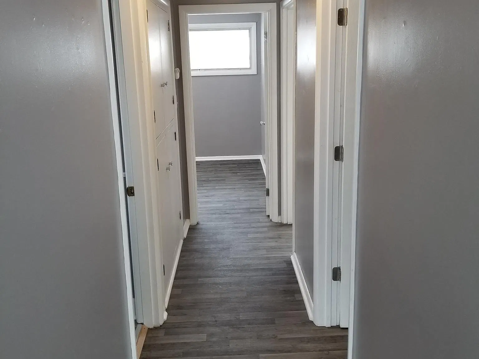 3 bed, 1.5 bath, 1300 sqft, $1,300 — Photo 2