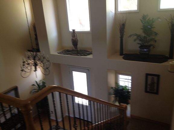 3rd image of 995 McCall Dr
