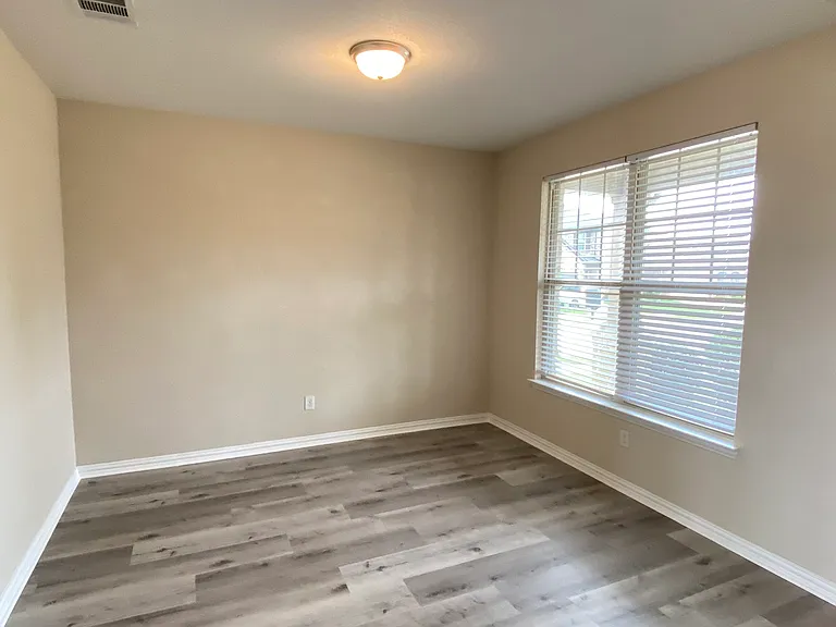 6224 Heron Dr — Photo 7