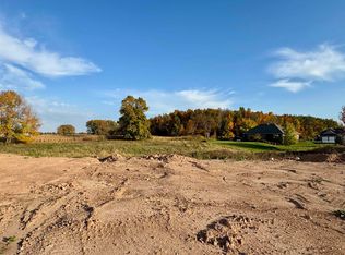 1037 Sandpiper Dr, Menasha, WI 54952