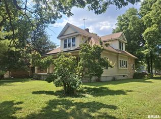 1017 N Logan St, Lincoln, IL 62656
