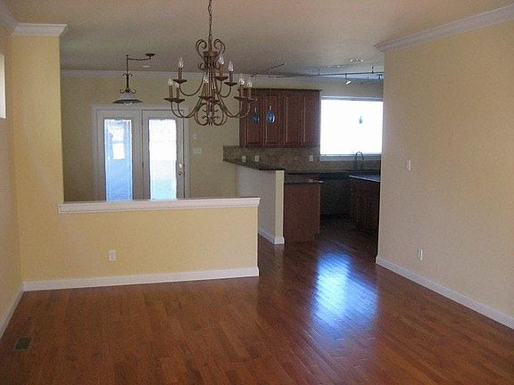 4th image of 5793 McPherson Ave