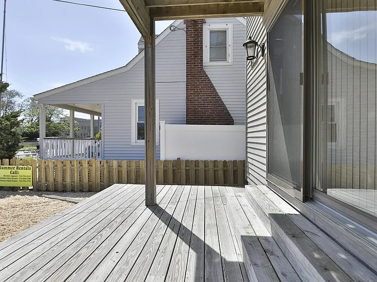 21 Brown Ave — Photo 62