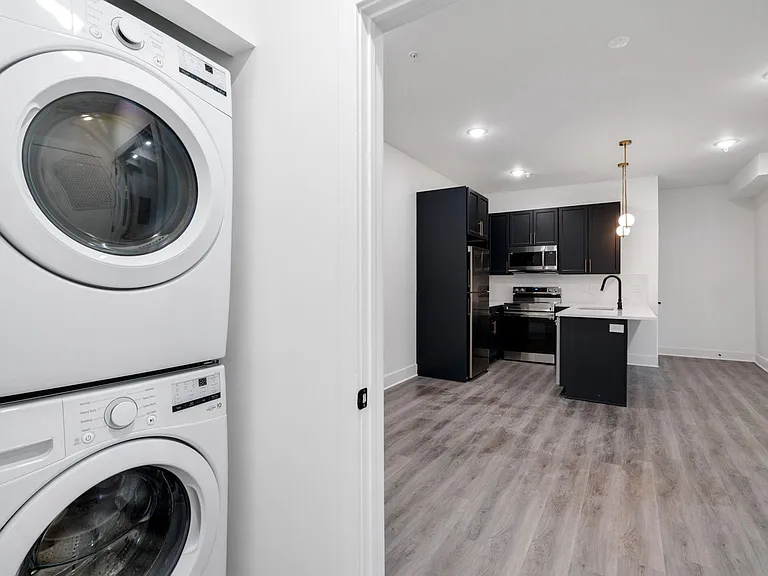 4735 Hazel Ave #2R — Photo 9