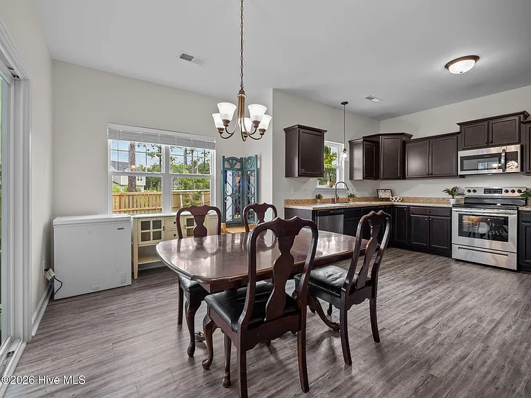 251 Breakwater Dr — Photo 17