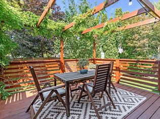 999 53a St, Delta, BC V4M 3E2