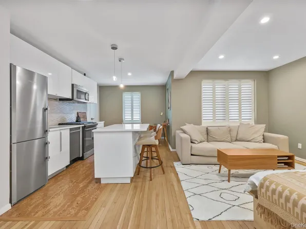 52 Lafayette Place #1F, Greenwich, CT 06830