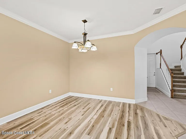 765 Ventura Dr — Photo 11