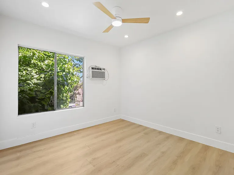 5511 Corteen Pl #7A — Photo 11