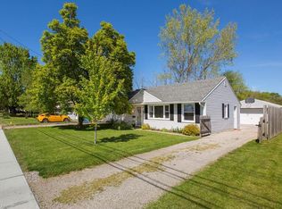 915 Lake Breeze Rd, Sheffield Lake, OH