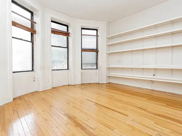1046 Bergen Street image 1 of 10