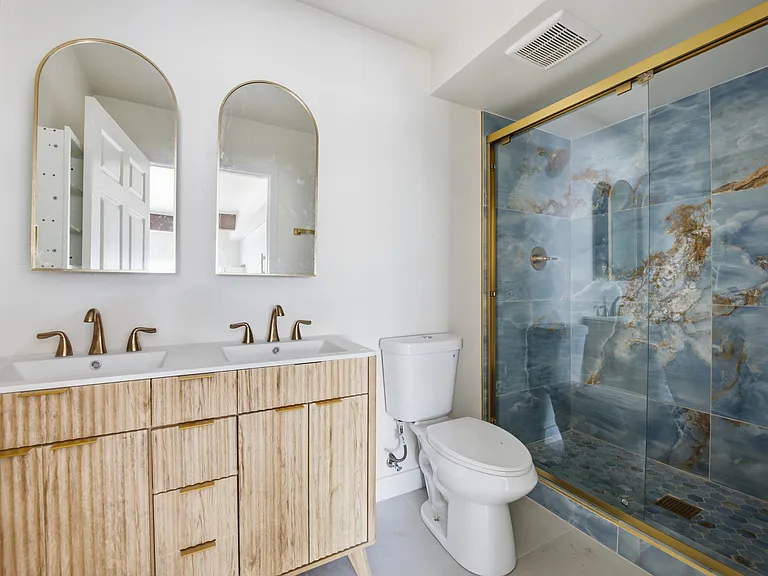 4021 Lamont St #13 — Photo 7