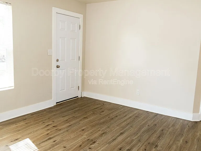 1503 E 18th St — Photo 4