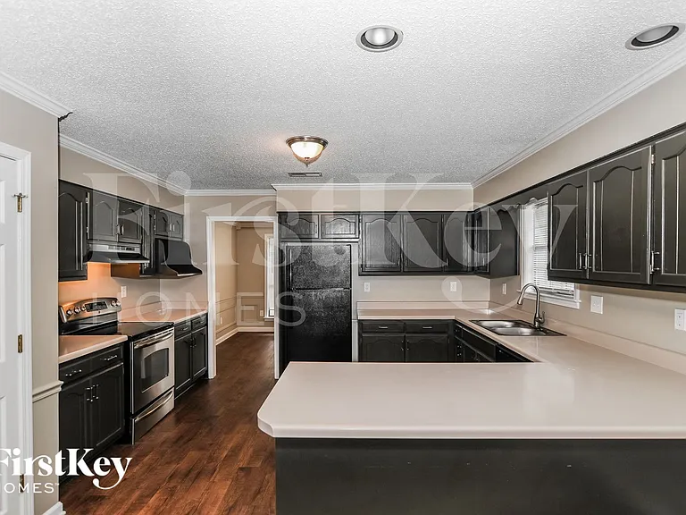 3456 Sunswept Dr — Photo 6