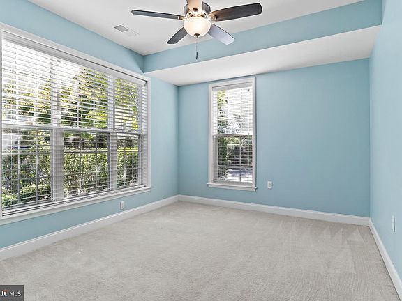3rd image of 111 Summer Ln