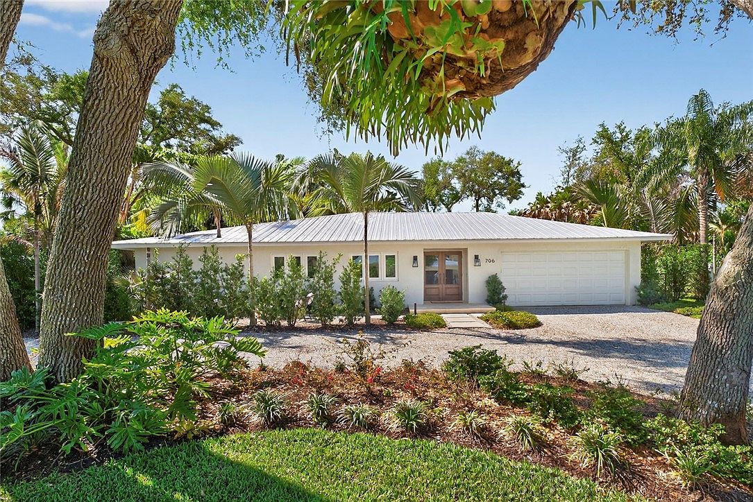 706 Hibiscus Ln, Vero Beach, FL 32963 | MLS #296179 | Zillow